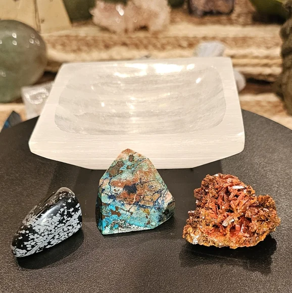 High Quality Crystal Specimen Bundle Vanadinite, Phoenix, Jasper/Selenite Dish